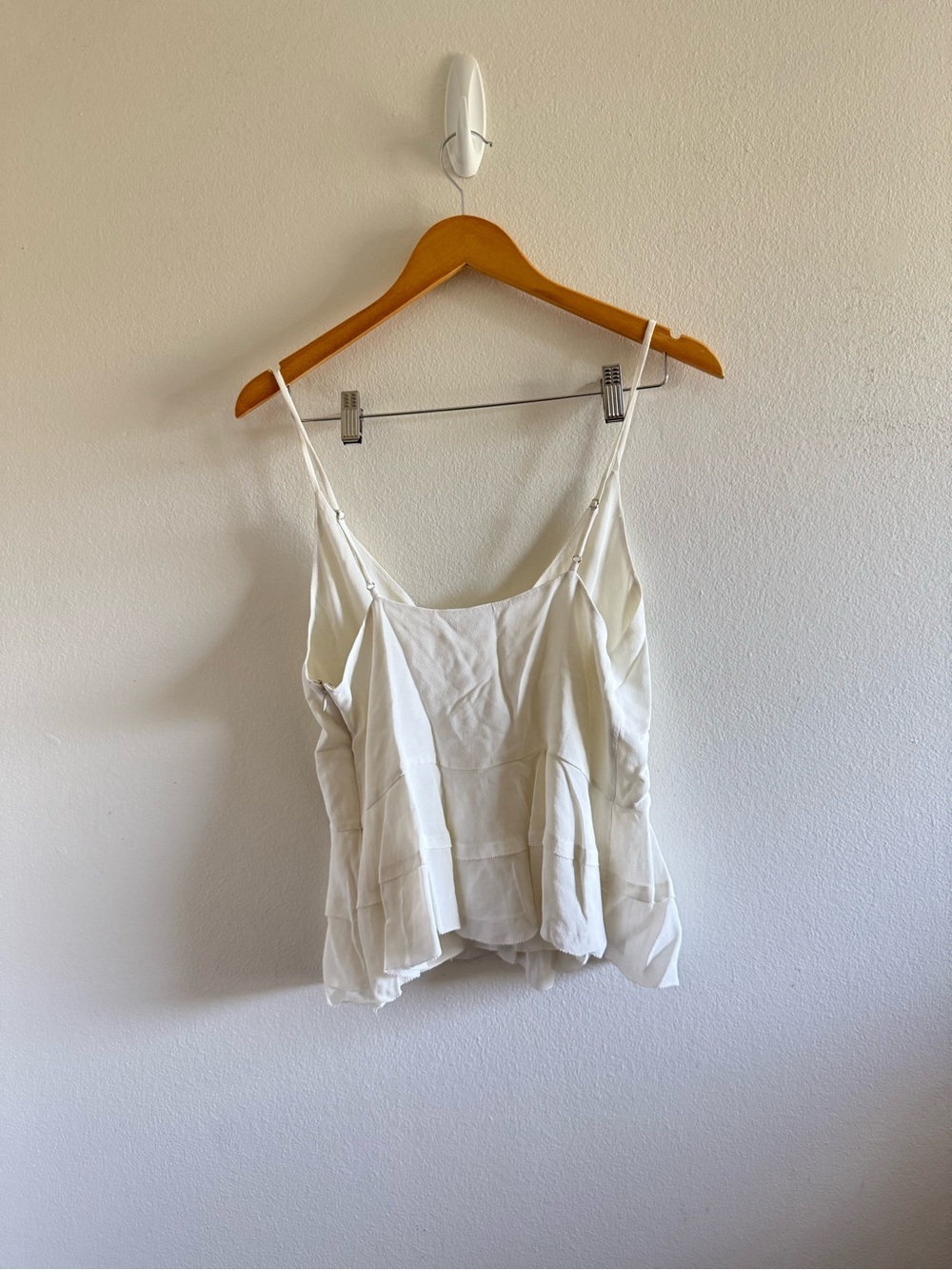Reformation White Sundra Peplum V Neck Strap Top size 10 - Picture 3 of 7